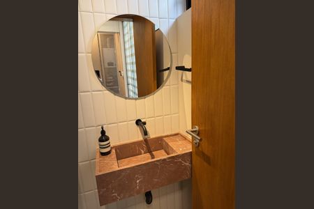 Apartamento à venda com 114m², 2 quartos e 1 vaga Apartamento à venda com 114m², 2 quartos e 1 vagaBanheiro