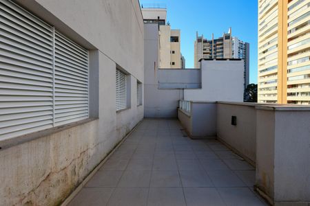 Apartamento à venda com 137m², 2 quartos e 3 vagas Apartamento à venda com 137m², 2 quartos e 3 vagasCobertura