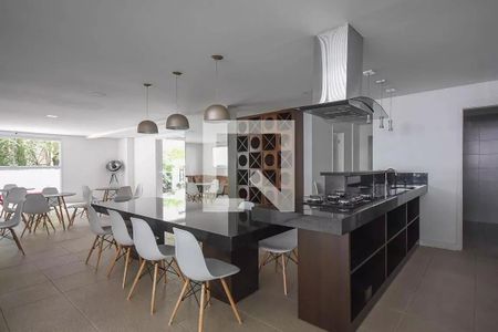 Apartamento à venda com 137m², 2 quartos e 3 vagas Apartamento à venda com 137m², 2 quartos e 3 vagasÁrea comum - Salão de festas