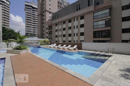 Apartamento à venda com 137m², 2 quartos e 3 vagas Apartamento à venda com 137m², 2 quartos e 3 vagasÁrea comum - Piscina
