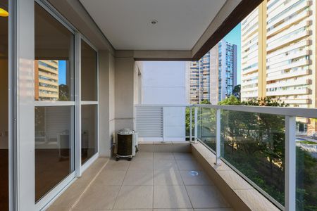Apartamento à venda com 137m², 2 quartos e 3 vagas Apartamento à venda com 137m², 2 quartos e 3 vagasVaranda da Sala