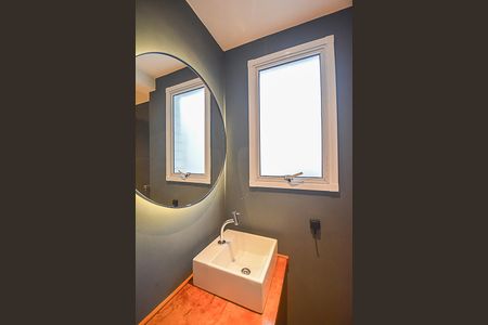Apartamento à venda com 130m², 2 quartos e 2 vagasBanheiro de serviço