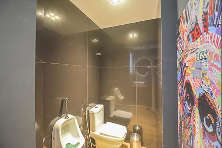 Apartamento à venda com 130m², 2 quartos e 2 vagasBanheiro de serviço