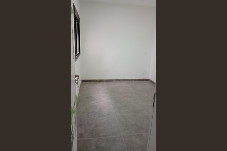 Quarto de apartamento para alugar com 2 quartos, 75m² em Vila Militar, Barueri