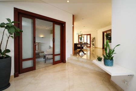 Casa de condomínio para alugar com 752m², 5 quartos e 7 vagas Casa de condomínio para alugar com 752m², 5 quartos e 7 vagasSala 1