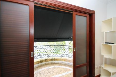 Casa de condomínio para alugar com 752m², 5 quartos e 7 vagas Casa de condomínio para alugar com 752m², 5 quartos e 7 vagasVaranda da Suíte 4