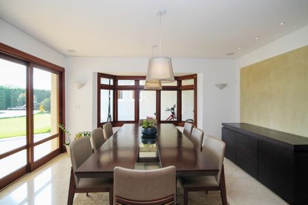 Casa de condomínio para alugar com 752m², 5 quartos e 7 vagas Casa de condomínio para alugar com 752m², 5 quartos e 7 vagasSala de Jantar