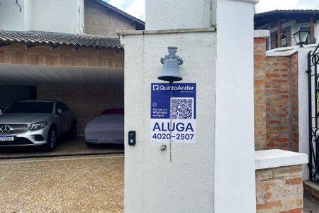 Casa de condomínio para alugar com 752m², 5 quartos e 7 vagas Casa de condomínio para alugar com 752m², 5 quartos e 7 vagasPlaca