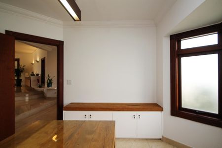 Casa de condomínio para alugar com 752m², 5 quartos e 7 vagas Casa de condomínio para alugar com 752m², 5 quartos e 7 vagasEscritório