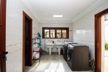 Casa de condomínio para alugar com 752m², 5 quartos e 7 vagas Casa de condomínio para alugar com 752m², 5 quartos e 7 vagasÁrea de serviço