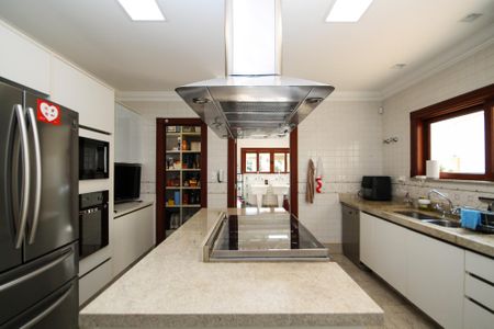 Casa de condomínio para alugar com 752m², 5 quartos e 7 vagas Casa de condomínio para alugar com 752m², 5 quartos e 7 vagasCozinha