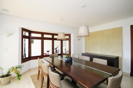 Casa de condomínio para alugar com 752m², 5 quartos e 7 vagas Casa de condomínio para alugar com 752m², 5 quartos e 7 vagasSala de Jantar