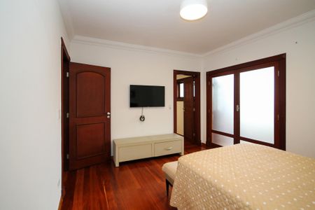 Casa de condomínio para alugar com 752m², 5 quartos e 7 vagas Casa de condomínio para alugar com 752m², 5 quartos e 7 vagasSuíte 3