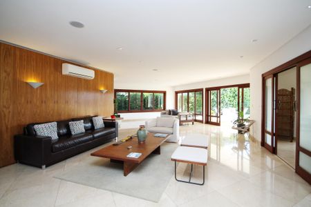 Casa de condomínio para alugar com 752m², 5 quartos e 7 vagas Casa de condomínio para alugar com 752m², 5 quartos e 7 vagasSala de Estar