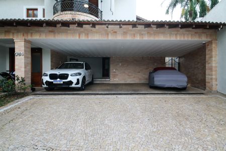 Casa de condomínio para alugar com 752m², 5 quartos e 7 vagas Casa de condomínio para alugar com 752m², 5 quartos e 7 vagasGaragem