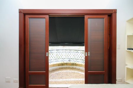 Casa de condomínio para alugar com 752m², 5 quartos e 7 vagas Casa de condomínio para alugar com 752m², 5 quartos e 7 vagasVaranda da Suíte 4