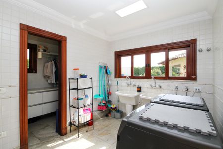 Casa de condomínio para alugar com 752m², 5 quartos e 7 vagas Casa de condomínio para alugar com 752m², 5 quartos e 7 vagasÁrea de serviço