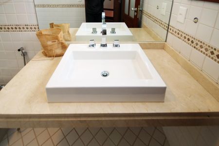 Casa de condomínio para alugar com 752m², 5 quartos e 7 vagas Casa de condomínio para alugar com 752m², 5 quartos e 7 vagasBanheiro da Suíte 3