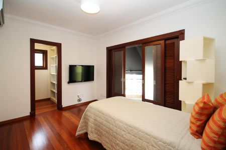 Casa de condomínio para alugar com 752m², 5 quartos e 7 vagas Casa de condomínio para alugar com 752m², 5 quartos e 7 vagasSuíte 4