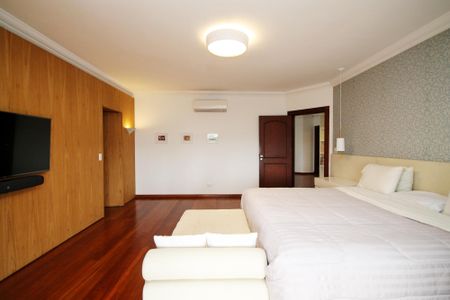 Casa de condomínio para alugar com 752m², 5 quartos e 7 vagas Casa de condomínio para alugar com 752m², 5 quartos e 7 vagasSuíte 1