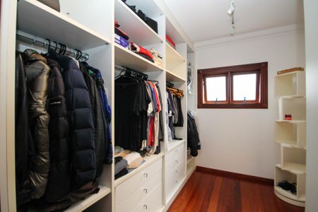 Casa de condomínio para alugar com 752m², 5 quartos e 7 vagas Casa de condomínio para alugar com 752m², 5 quartos e 7 vagasCloset Suíte 2