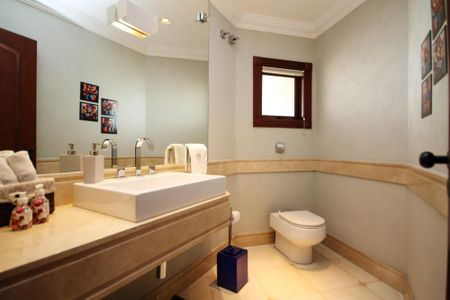 Casa de condomínio para alugar com 752m², 5 quartos e 7 vagas Casa de condomínio para alugar com 752m², 5 quartos e 7 vagasLavabo