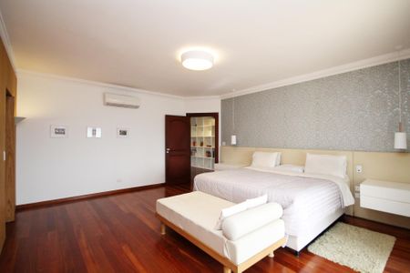 Casa de condomínio para alugar com 752m², 5 quartos e 7 vagas Casa de condomínio para alugar com 752m², 5 quartos e 7 vagasSuíte 1