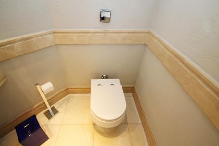 Casa de condomínio para alugar com 752m², 5 quartos e 7 vagas Casa de condomínio para alugar com 752m², 5 quartos e 7 vagasLavabo