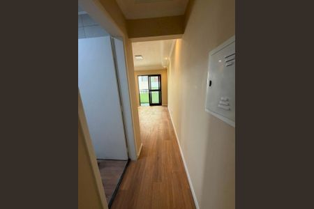 Corredor de apartamento à venda com 2 quartos, 55m² em Vila Palmeiras, São Paulo