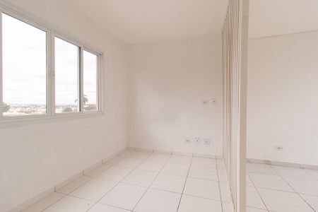 Quarto de apartamento à venda com 1 quarto, 22m² em Lindoia, Curitiba
