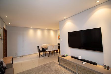 Sala de casa para alugar com 2 quartos, 168m² em Jardim Santa Clara, Guarulhos