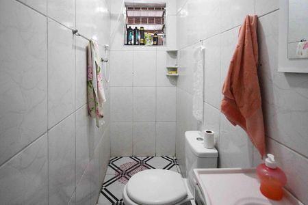 Casa à venda com 150m², 3 quartos e 2 vagas Casa à venda com 150m², 3 quartos e 2 vagasBanheiro da Suite