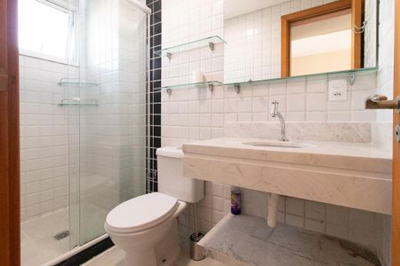 Banheiro Social de apartamento para alugar com 1 quarto, 38m² em Centro, Curitiba