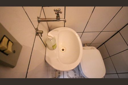 Casa de condomínio à venda com 90m², 2 quartos e 1 vagaBanheiro de serviço