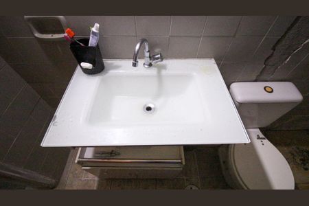 Casa de condomínio à venda com 90m², 2 quartos e 1 vagaBanheiro social