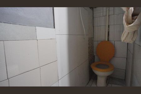 Banheiro  de casa à venda com 1 quarto, 30m² em Passo das Pedras, Porto Alegre