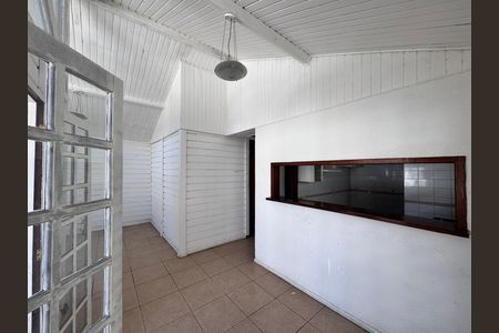Sala de casa de condomínio à venda com 3 quartos, 150m² em Ciro Aranha, Rio de Janeiro