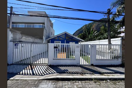 Fachada de casa de condomínio à venda com 3 quartos, 150m² em Ciro Aranha, Rio de Janeiro
