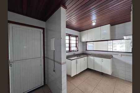 Cozinha de casa de condomínio à venda com 3 quartos, 150m² em Ciro Aranha, Rio de Janeiro