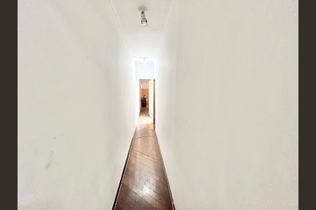 Casa à venda com 250m², 1 quarto e 2 vagasCorredor