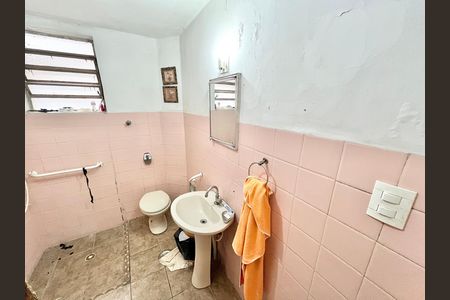 Casa à venda com 250m², 1 quarto e 2 vagasBanheiro