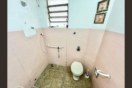 Casa à venda com 250m², 1 quarto e 2 vagasBanheiro