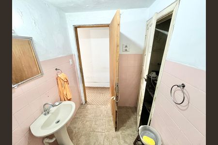 Casa à venda com 250m², 1 quarto e 2 vagasBanheiro