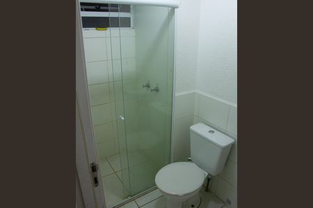 Banheiro de apartamento para alugar com 2 quartos, 41m² em Santa Cruz, Rio de Janeiro