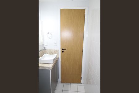Banheiro de apartamento para alugar com 1 quarto, 40m² em Monte Castelo, São José dos Campos