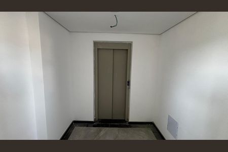 Apartamento à venda com 148m², 3 quartos e 2 vagas Apartamento à venda com 148m², 3 quartos e 2 vagasElevador