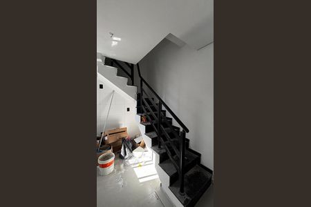 Apartamento à venda com 148m², 3 quartos e 2 vagas Apartamento à venda com 148m², 3 quartos e 2 vagasEscada