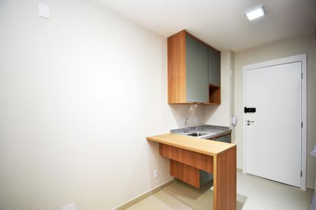 Sala de kitnet/studio para alugar com 1 quarto, 25m² em Pinheiros, São Paulo