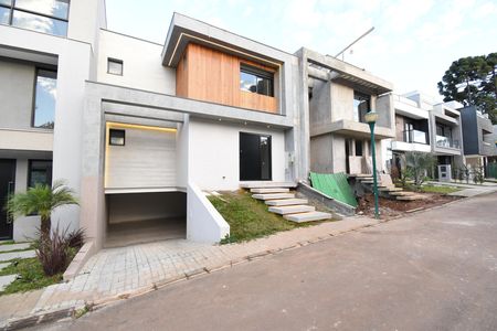 Casa de condomínio à venda com 187m², 3 quartos e 3 vagasFachada