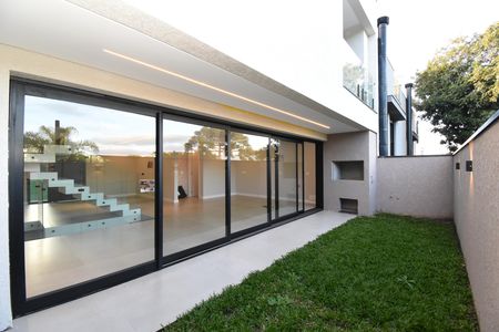 Casa de condomínio à venda com 187m², 3 quartos e 3 vagasÁrea com Churrasqueira